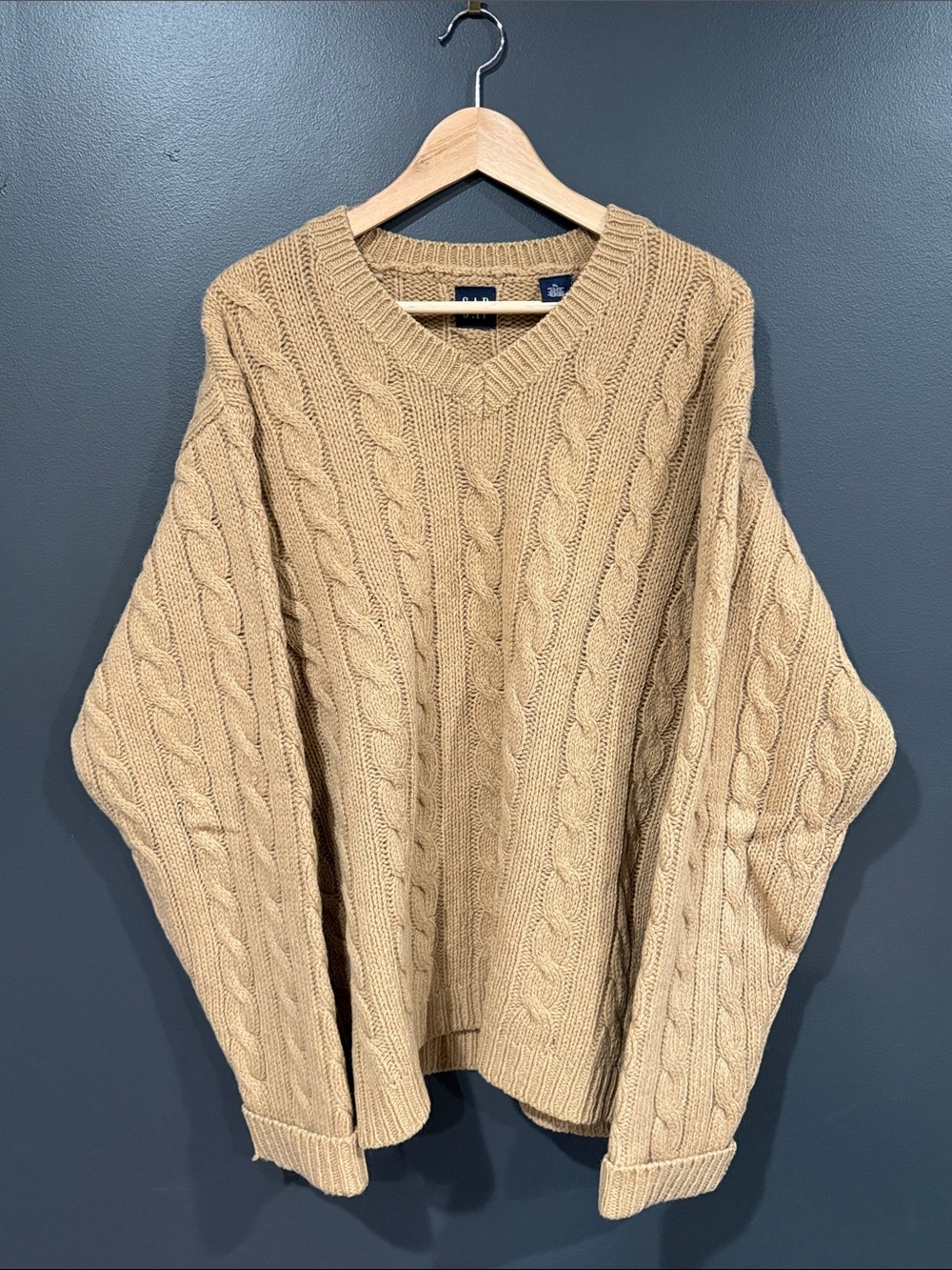 GAP Vintage Men's Cable-Knit V-Neck Sweater - Beige/Tan